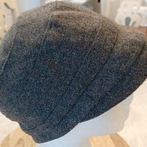 NWT Womens Gray Stylish Tweed Cap
